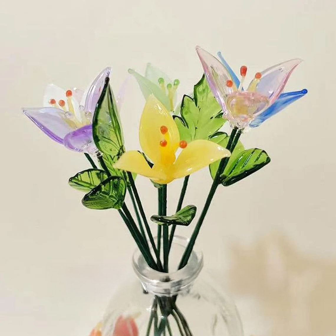 Mini Hand-Blown Glass Lily Stem – Flared Trumpet Flower Figurine & Pastel Gift