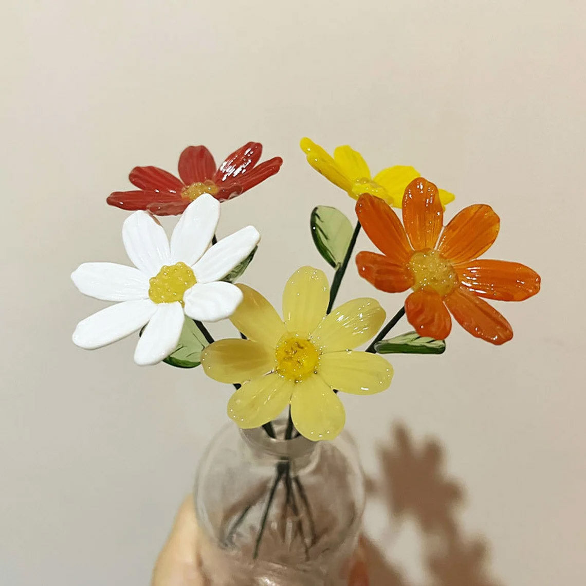 Mini Hand-Blown Glass Daisy Stem – Vibrant Cosmos Flower Single Stem Decor